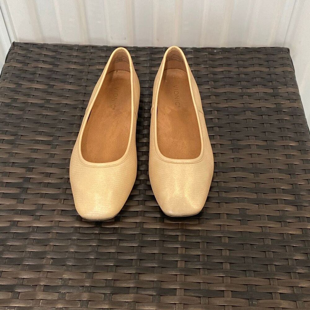 Vionic Women's Flats Ballet Loafers in Champagne
